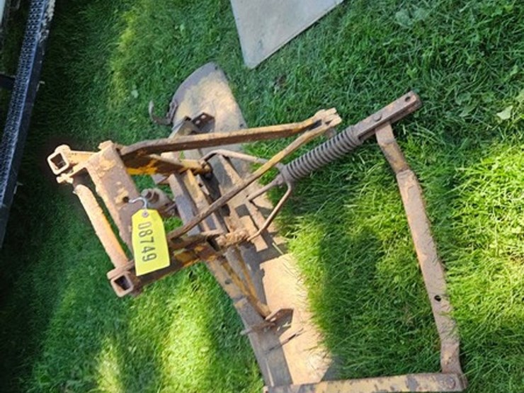#8749-•-international-cub-front-blade-image-3