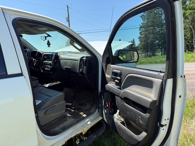 2014-chevrolet-1500-image-25