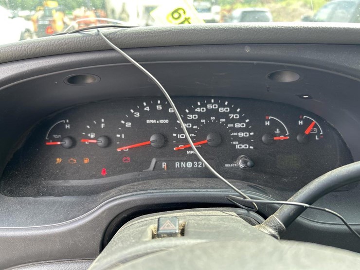 2006-ford-e350-image-35