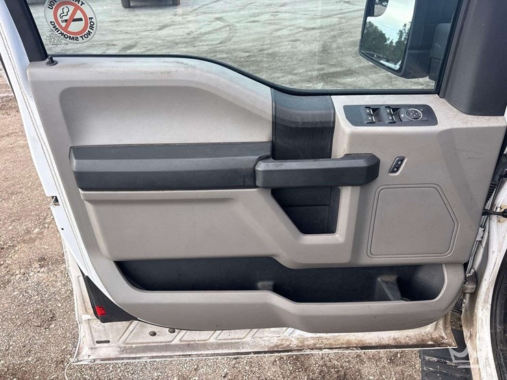 2017-ford-f150-image-10