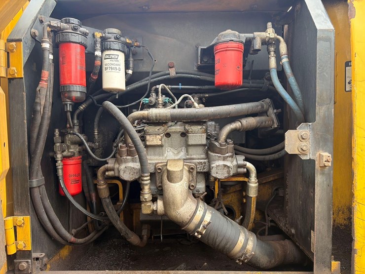 deere-200d-lc-image-12