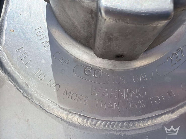 2016-freightliner-m2-112-t/a-day-cab-truck-tractor-image-34
