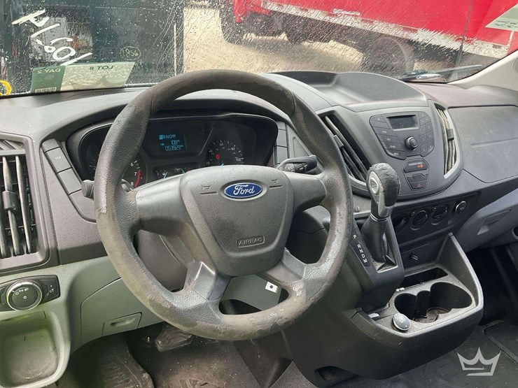 2017-ford-transit-image-13