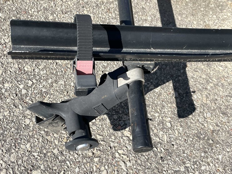 #4000-•-yakima-4-place-bike-rack-(o3)-image-4