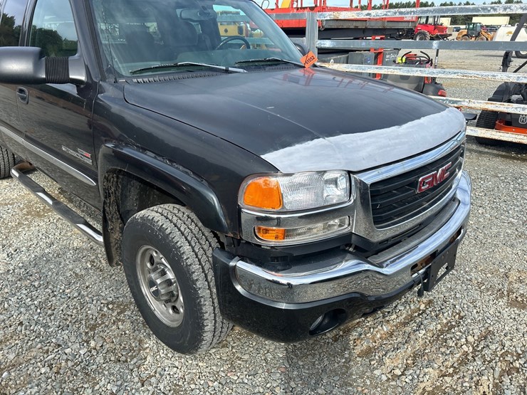 2005-gmc-sierra-2500-image-10