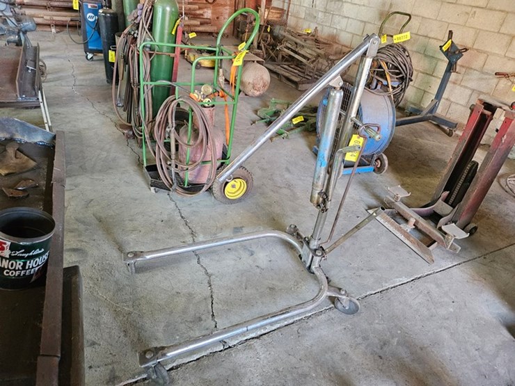 #8784-•-hoyer-lifty-shop-lift-image-1