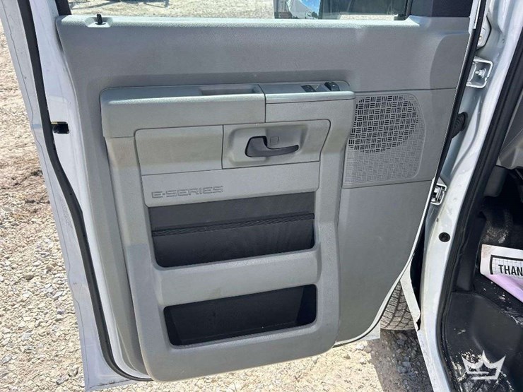 2019-ford-e350-image-18