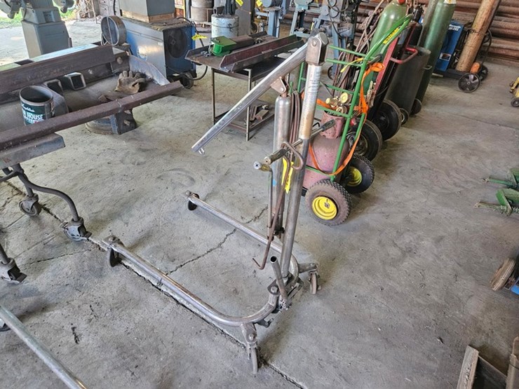 #8784-•-hoyer-lifty-shop-lift-image-2