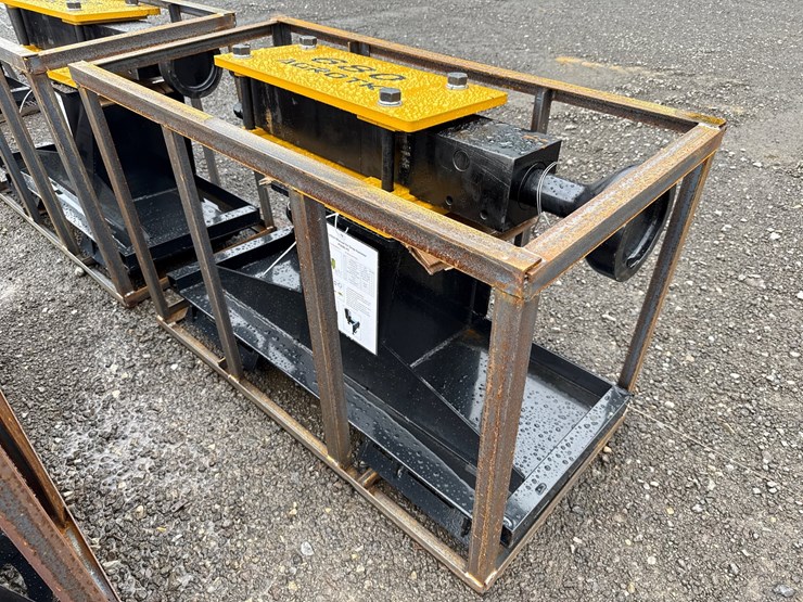 #6050-•-agrotk-skid-steer-hyd-post-driver-image-3