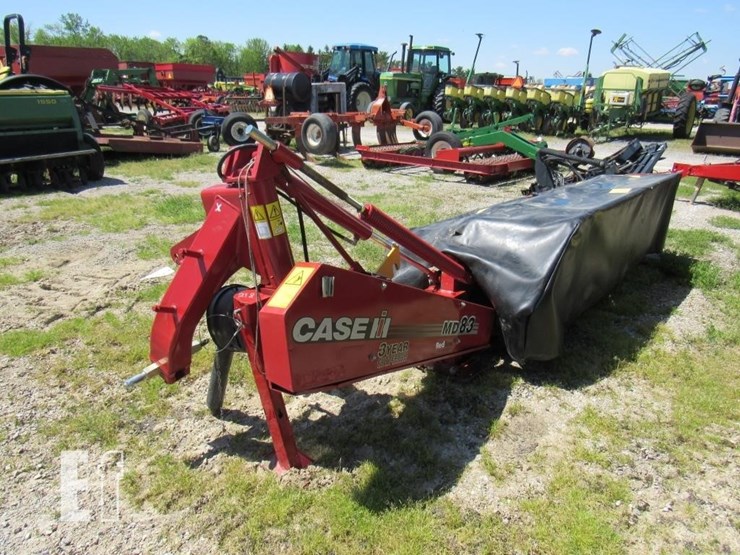 2022-case-ih-md83-image-1