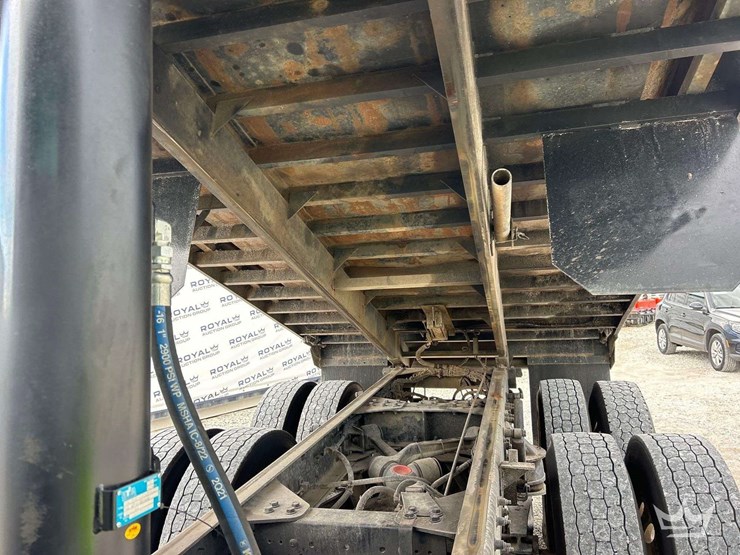 2022-kenworth-t880-image-14
