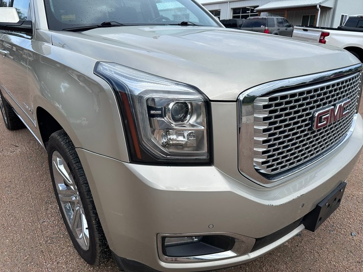 2017-gmc-yukon-image-10