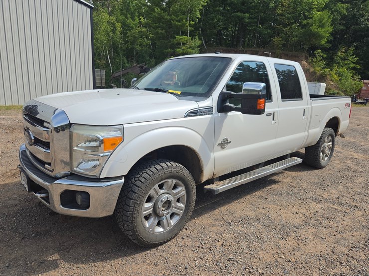 2013-ford-f250-lariat-image-1