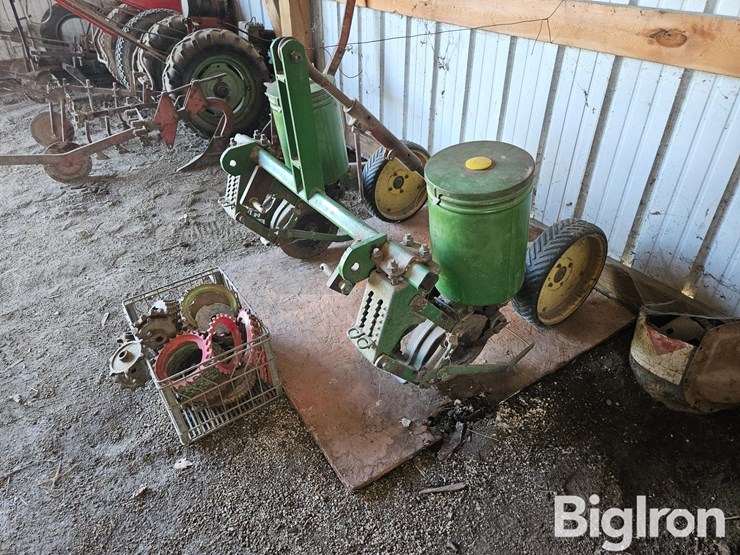 john-deere-71-image-1