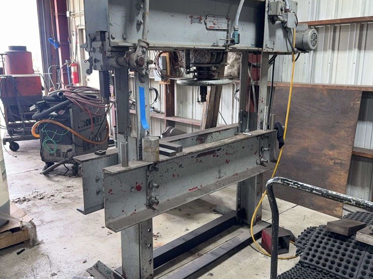 manley-80-ton-hydraulic-press,-3-phase-plug,-foot-pedal-control-image-2