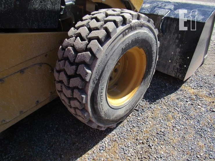 2014-caterpillar-272d-image-10