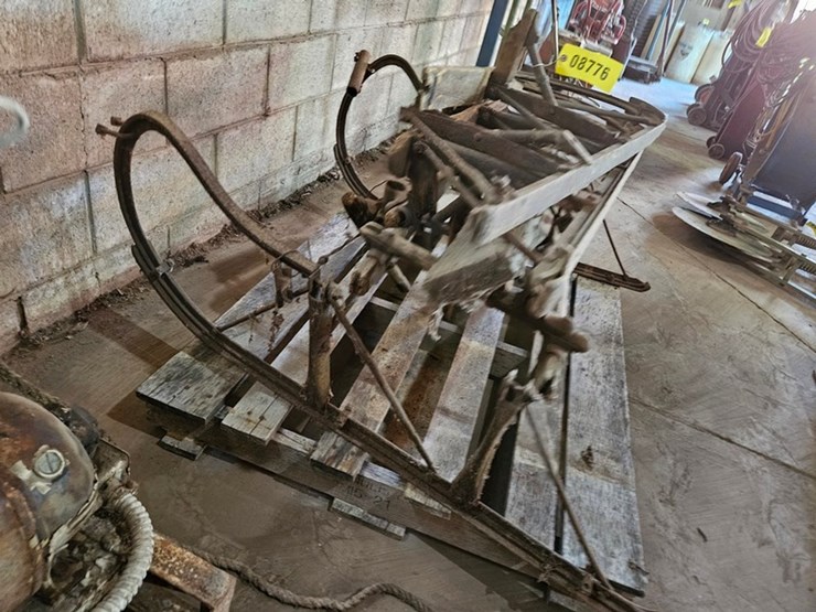 #8776-•-antique-sleigh-parts-image-9