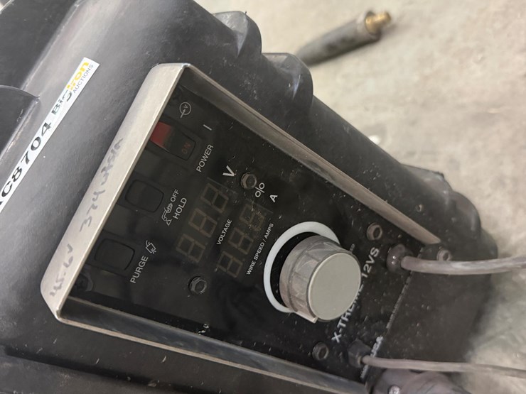 miller-x-treme-12vs-suitcase-welder-image-9