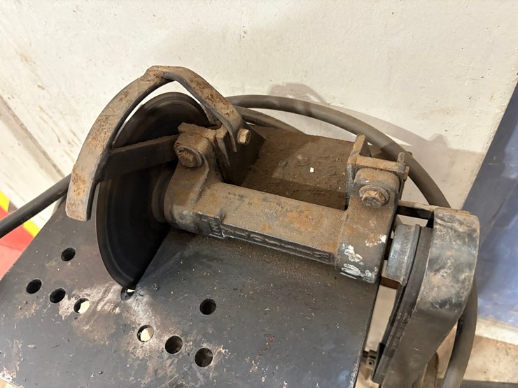 #3232-•-wissota-model-2-hose-cutter-image-5
