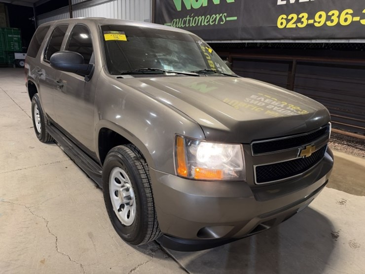 2012-chevrolet-tahoe-image-2