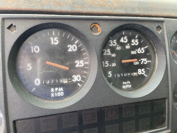freightliner-fl70-image-15