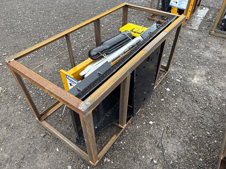 #6029-•-agrotk-680-skid-steer-hyd-breaker-image-1
