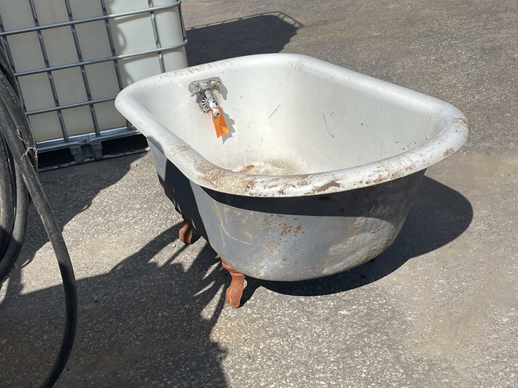 #4050-•-cast-iron-clawfoot-tub-(08)-image-5