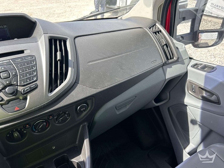 2016-ford-transit-image-27