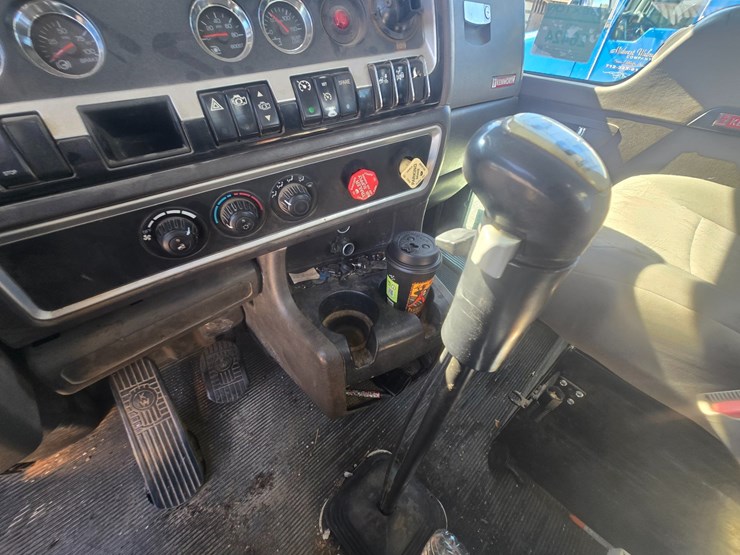 2008-kenworth-t800-image-53