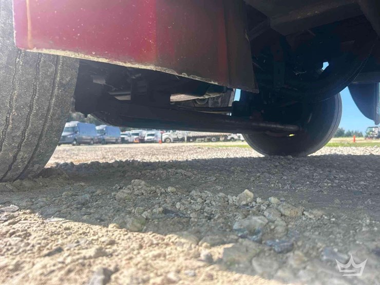 2016-freightliner-m2-106-image-48