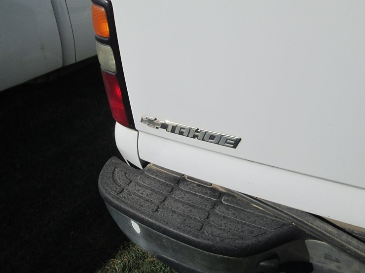 2004-chevrolet-tahoe-image-7