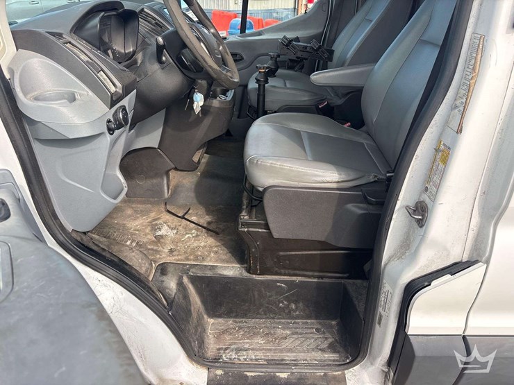 2017-ford-transit-image-12