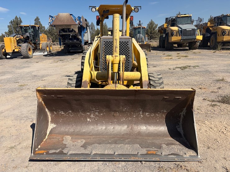 2007-deere-210le-image-2