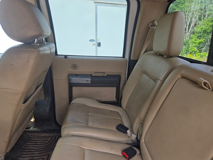 2013-ford-f250-lariat-image-39
