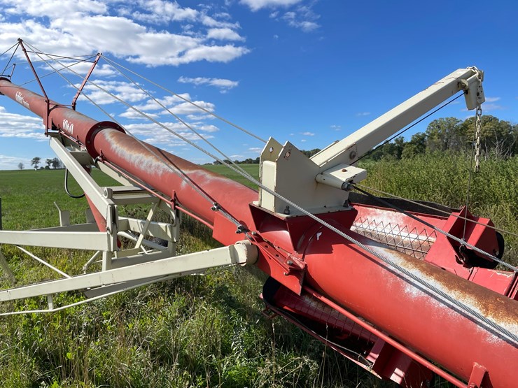 buhler-farm-king-1060-image-9