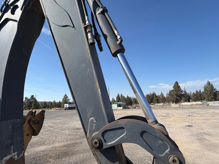 2017-deere-410l-image-45
