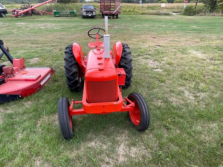 #1003-•-allis-chalmers-ib-tractor-image-2