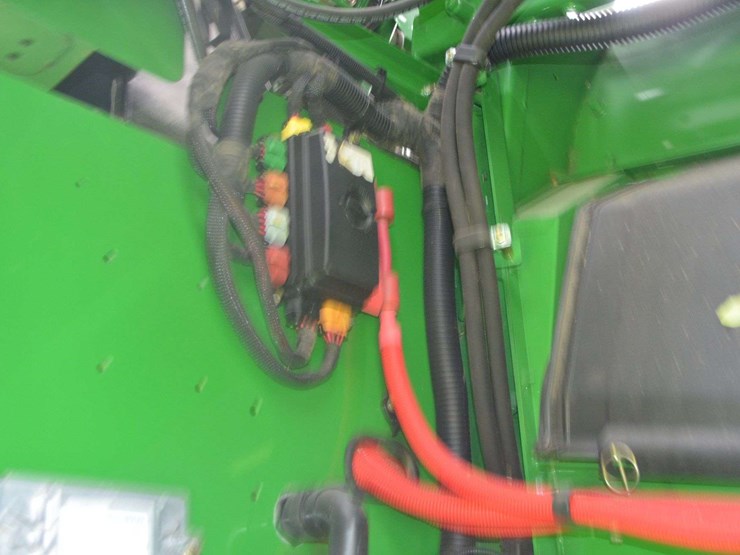2012-john-deere-s550-image-54
