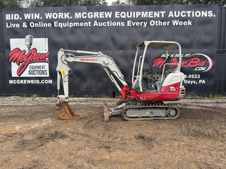 2017-takeuchi-tb230-image-1
