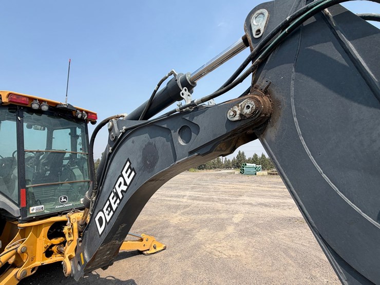 2016-deere-410l-image-53