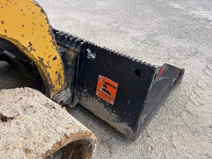 #2480-•-2011-caterplillar-289c-tracked-skid-steer-image-20