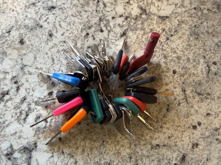 #2498-•-42-piece-equipment-key-set-image-1