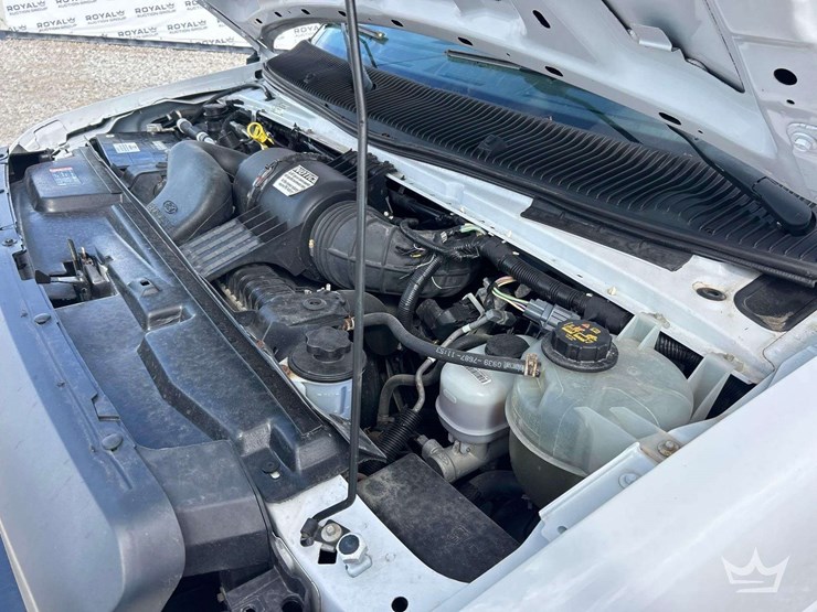 2019-ford-e350-image-8