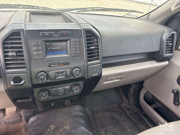 2016-ford-f150-image-12