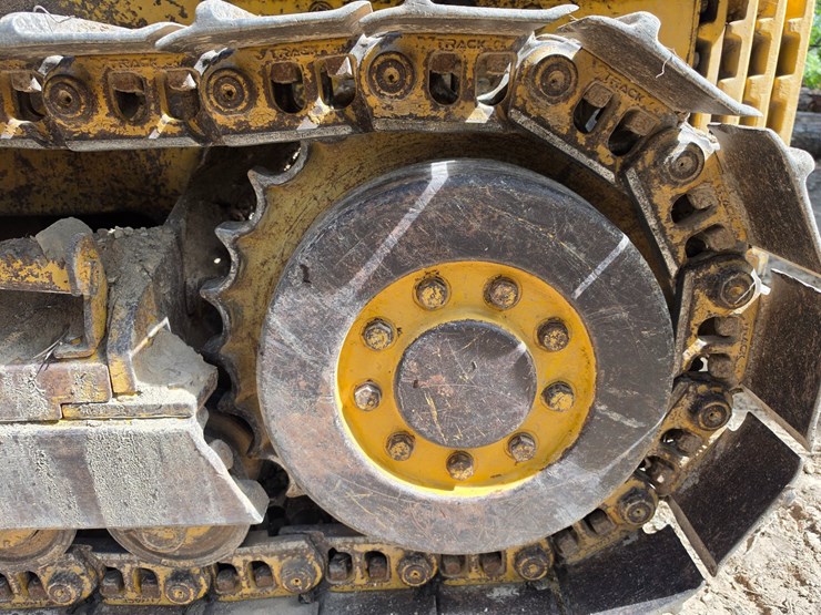 deere-555g-image-39