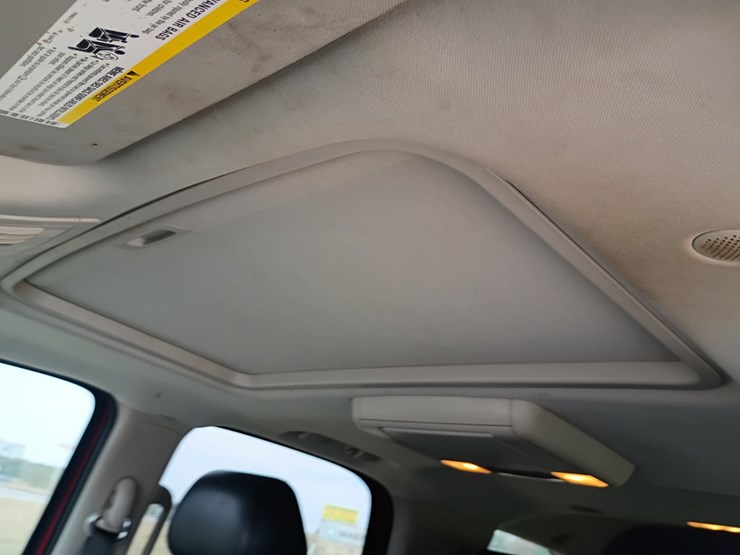 2013-chevrolet-tahoe-image-34