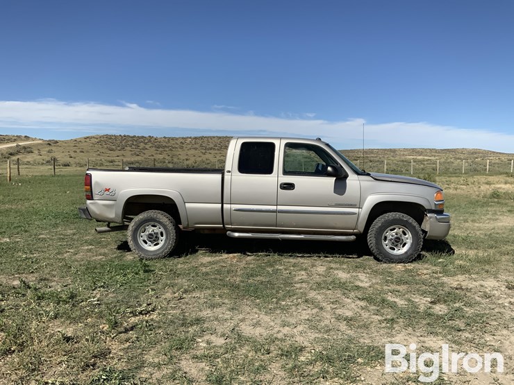 2004-gmc-sierra-2500-image-4