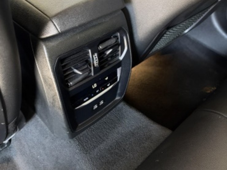 2021-bmw-330i-sdn-image-30