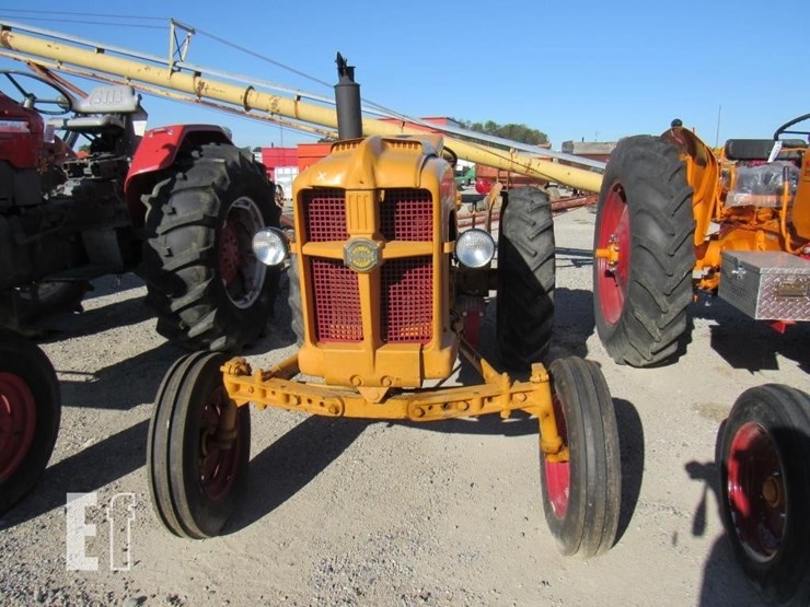 minneapolis-moline-335-image-2