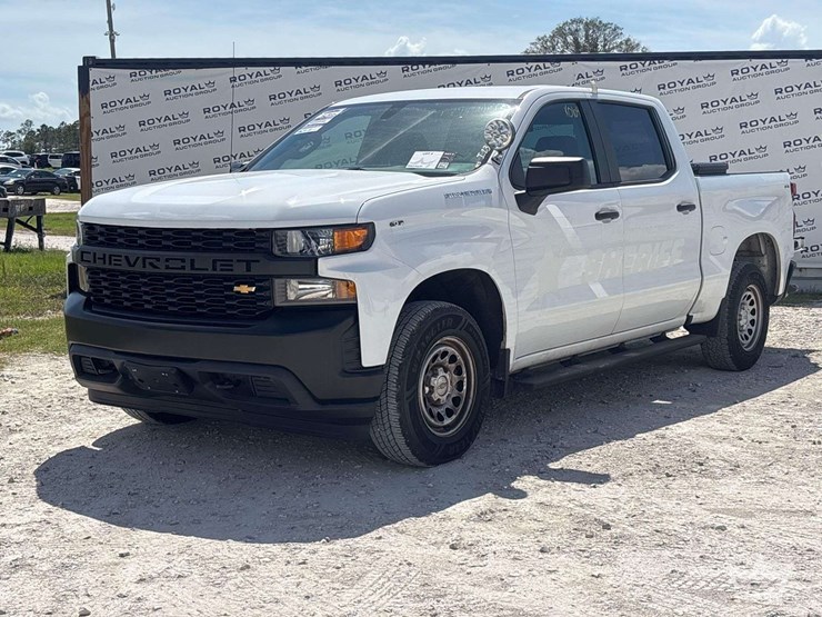 2022-chevrolet-silverado-1500-image-1